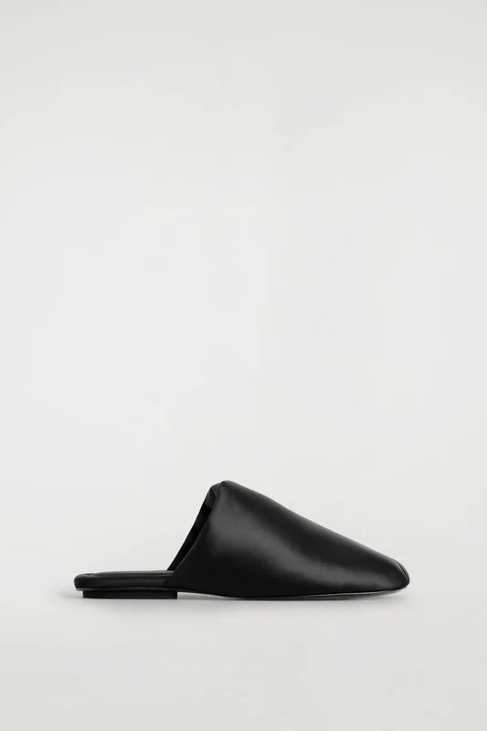 COS Mules Aus Satin in Schwarz - Frauen