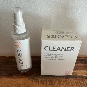 Cleaner spray och våtservetter