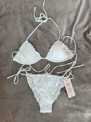 Vit bikini set oanvänt