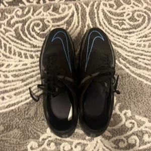 Nike Phantom GT fotbollsskor svart/blå