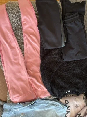 Svarta och rosa leggings