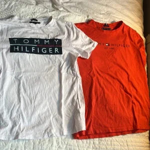 Två t-shirts från Tommy Hilfiger
