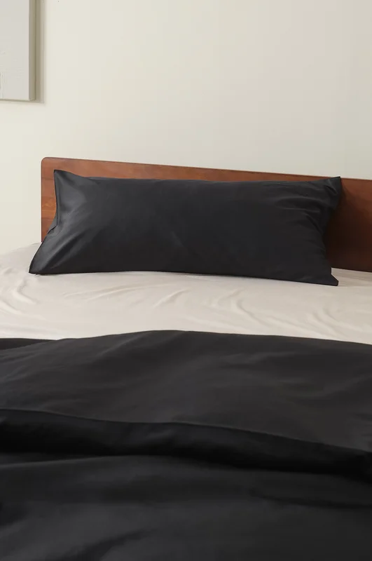 Jotex - Satin Örngott i Satin 50x90 Cm Ekologisk Svart ZACK - Köp Örngott hos Jotex