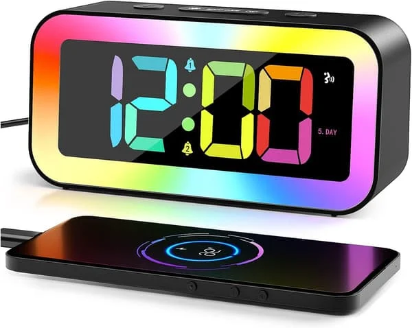 Barnas lysende vekkerklokke, digital vekkerklokke med RGB-farger, justerbar lysstyrke, stemmestyring, 12/24H tidsvisning, USB-port, minne i C