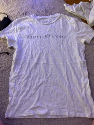 Vit t-shirt från Marc O'Polo