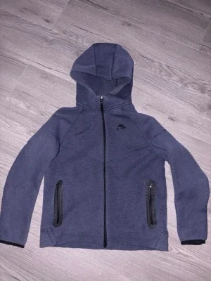 Nike tech tracksiut