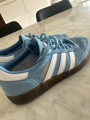 Adidas Spezial blå sneakers