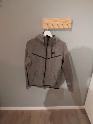 Nike tech fleece, grå