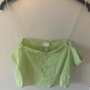 Ljusgrön ribbad linnetopp H&M