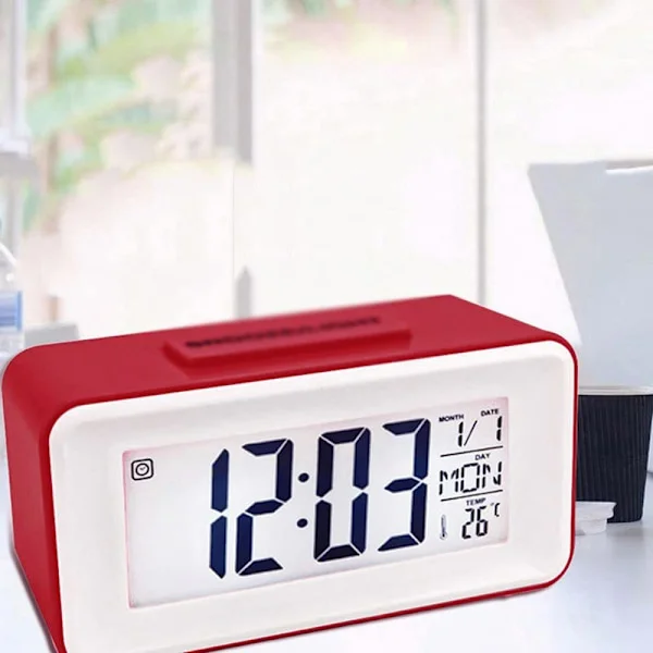 LED Digital Vægklokke Elektronisk Digital Alarm Skærm Bordklokke til Hjemmekontor Baggrundsbelysning Snooze Bordklokker (Farve: Rød)