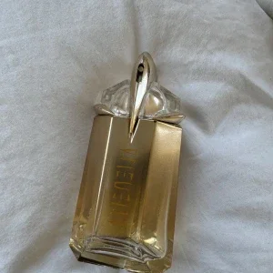 Mugler alien goddess parfym