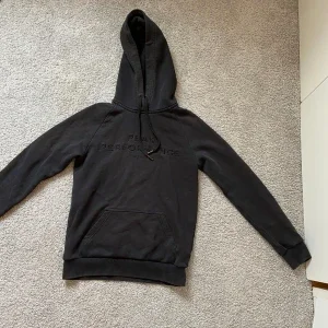 Peak performance hoodie