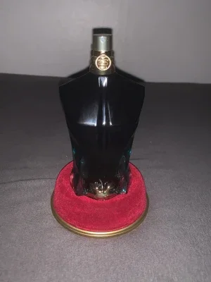 Jean Paul Gaultier Le Beau Le Parfum 50ml left