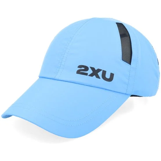 2XU - Blå unconstructed Caps - Run Cap Azure Blue/Black Dad Cap @ Hatstore