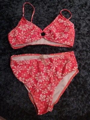 Blommig bikini från SHEIN