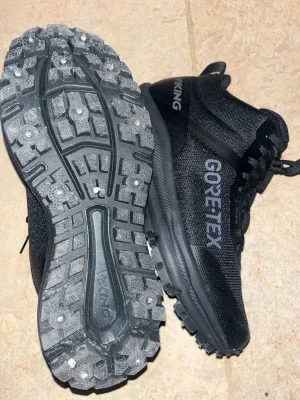 Svarta Viking Gore-Tex kängor