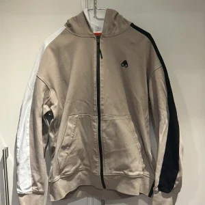 Beige hoodie från Moose Knuckles