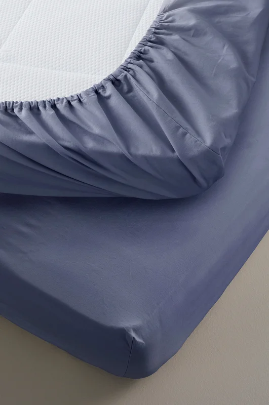 Jotex - Percale Mini Dra-på-lakan - Ekologisk Åskblå ZACK - Köp Lakan hos Jotex