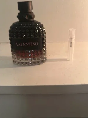 Valentino parfym born in Roma intense