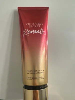 Victoria's Secret Romantic lotion
