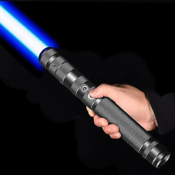 Lys-sabel Laser-sværd med 7 RGB-farver og lydeffekter - Genopladelig Elektronisk Lys-sabel til Halloween Cosplay Legetøj