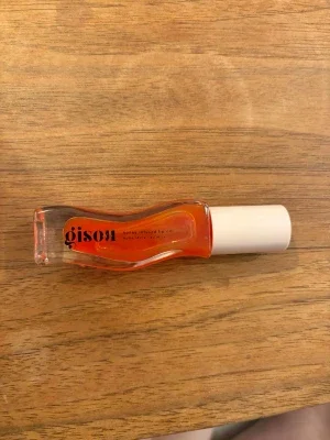 Gisou honey infused lip oil mango passion punch