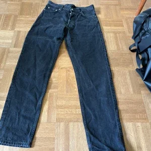 Svarta Jeans Barrel Relaxed Tapered Jeans