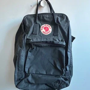 Svart Fjällräven Kånken ryggsäck