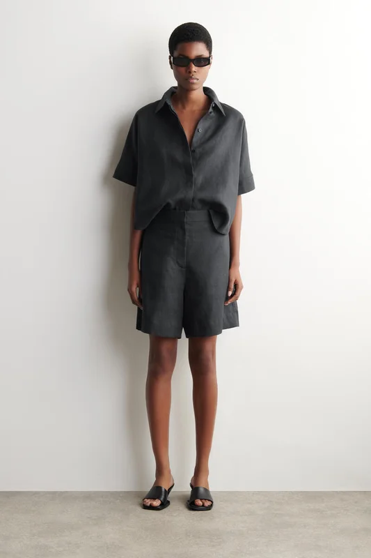 COS Tailored Elasticated Linen Shorts in Black - Women