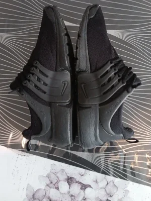 Nike Air Presto Triple Black sneakers