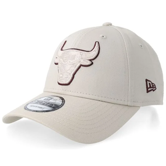 New Era - NBA Beige adjustable Lippis - Chicago Bulls Team Outline 9FORTY Stone Adjustable @ Hatstore