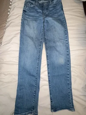 Blå Mom fit straight jeans