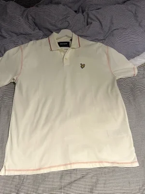 Vit piké från Lyle & Scott