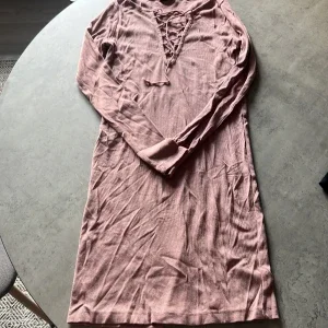 Rosa klänning från Vila