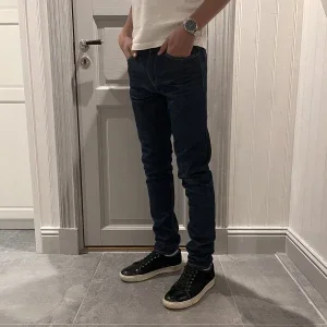 Levis 512