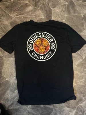 Svart Quiksilver t-shirt Chamonix