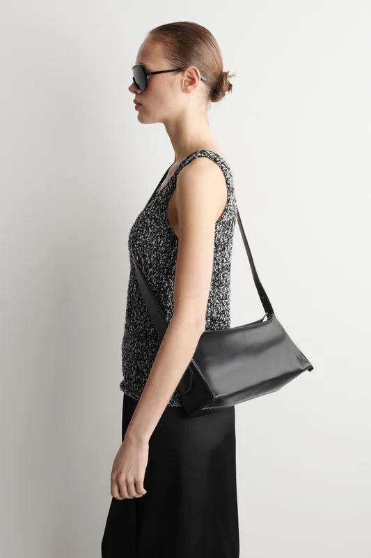 COS Women's Plinth Bolso Bandolera De Piel in Negro