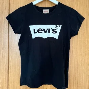 Levis t-shirt