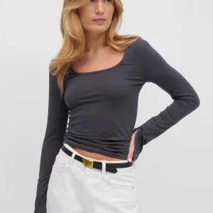 Mörkgrå långärmad topp från gina tricot