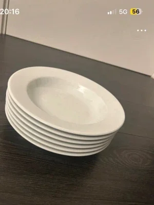 6 vita djupa tallrikar i porslin