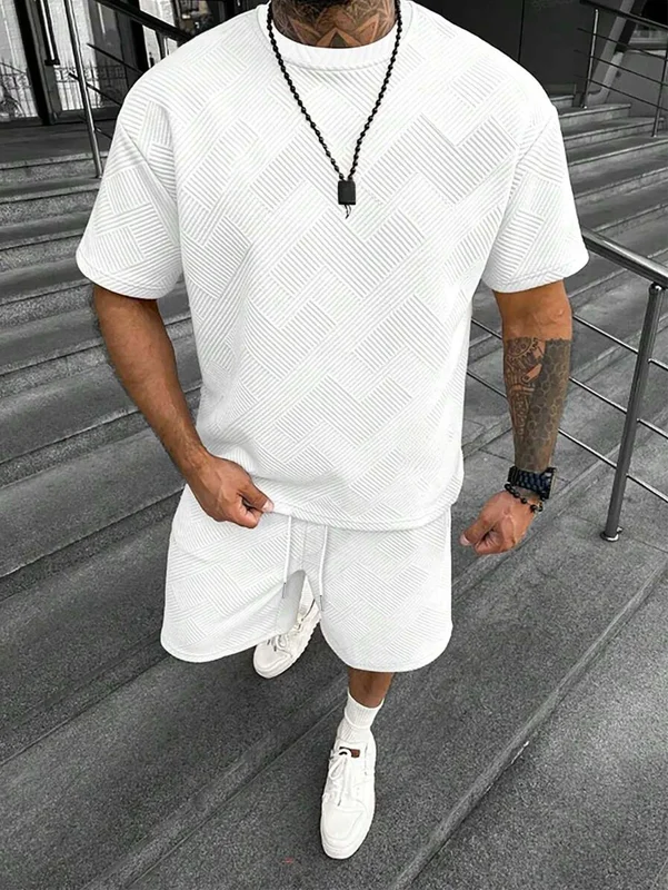 AliExpress - Zweiteiliges Set aus strukturiertem, mit Buchstaben gepatchtem Rundhals-T-Shirt und Shorts mit Kordelzug für Herren, normale Passform, 