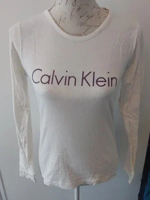 Top Calvin Klein