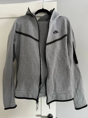 Nike tech fleece