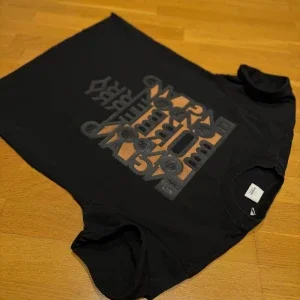 Svart t-shirt från Burberry