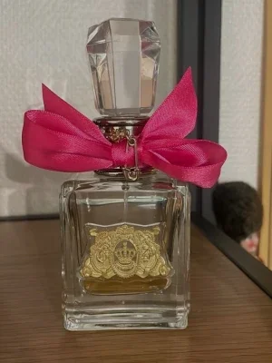 Juicy Couture parfym med rosa rosett