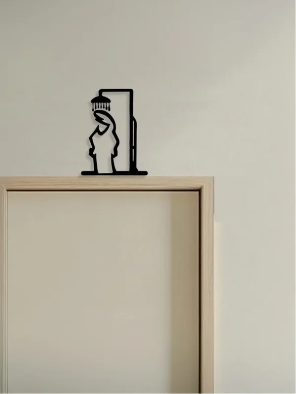 AliExpress - Zwarte douche figuur wanddecoratie minimalistische lijn metalen badkamer teken rustieke deur kunst teken grappige deur topper 