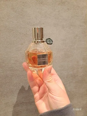 Viktor & Rolf Flowerbomb parfym