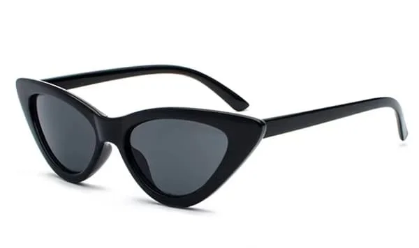 Den triangulära designen ger en elegant, unisex look för både män och kvinnor. Dessa solglasögon kombinerar trendig estetik med UV-skydd.