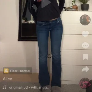 Blå flare jeans från Pepe Jeans