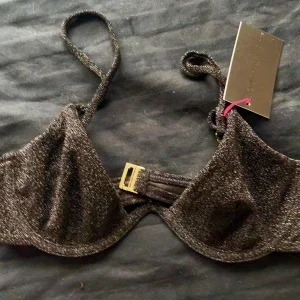 3 stycken oanvända bikiniöverdelar